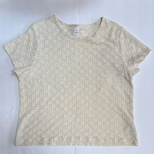Old Navy Cream Daisy Lace-Texture Short Sleeve Tee